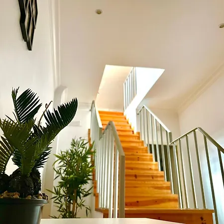 Apartment With Terrasse - 3 Bedroom, 3 Bathroom Triplex Lissabon