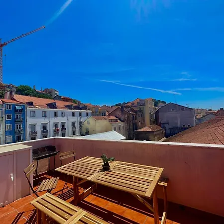 With Terrasse - 3 Bedroom, 3 Bathroom Triplex Lejlighed